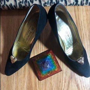 BRUNO MAGLI SUEDE PUMPS SIZE 7M
